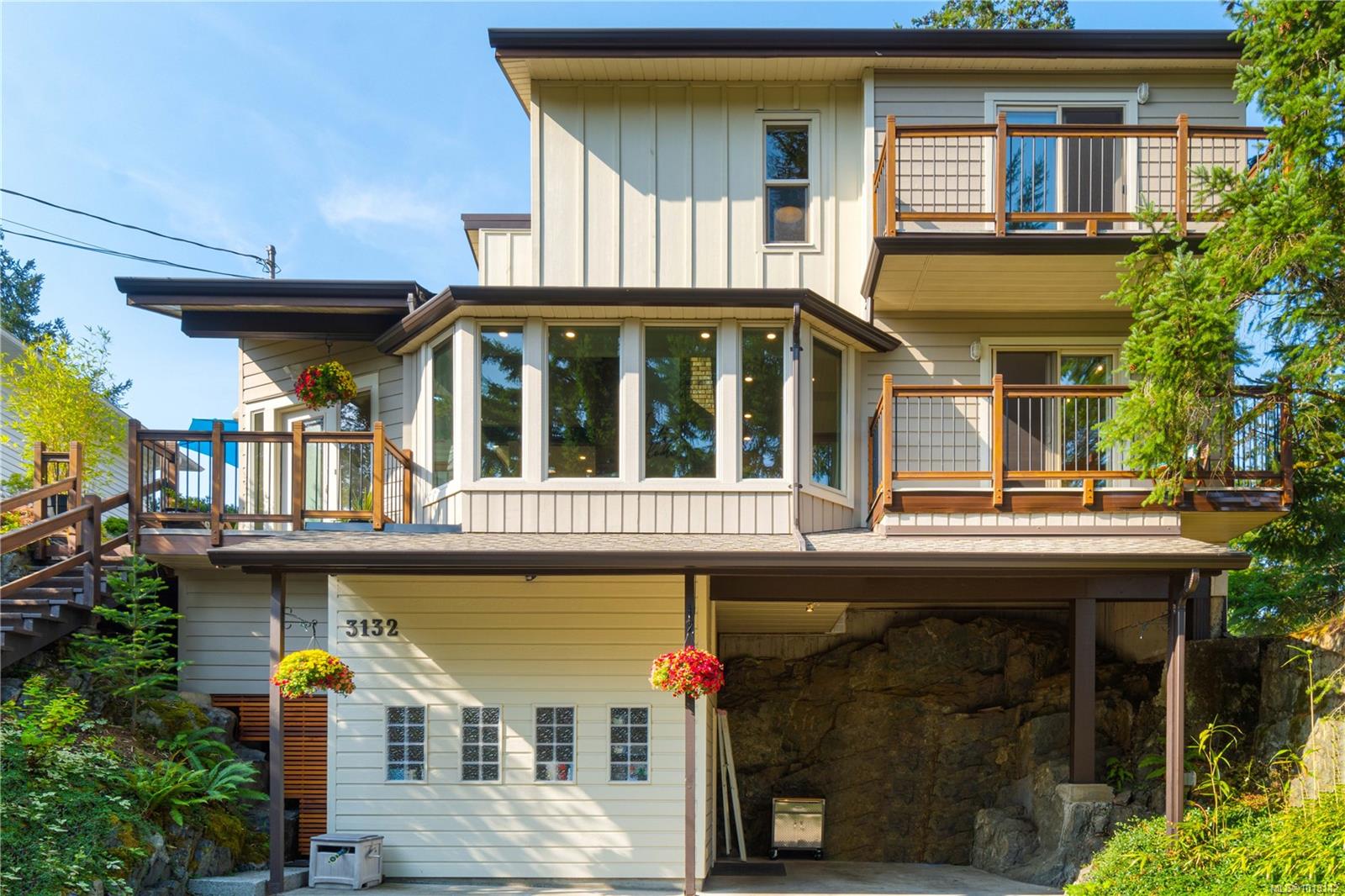 3132 Robin Hood Dr, Nanaimo, BC V9T 1P1