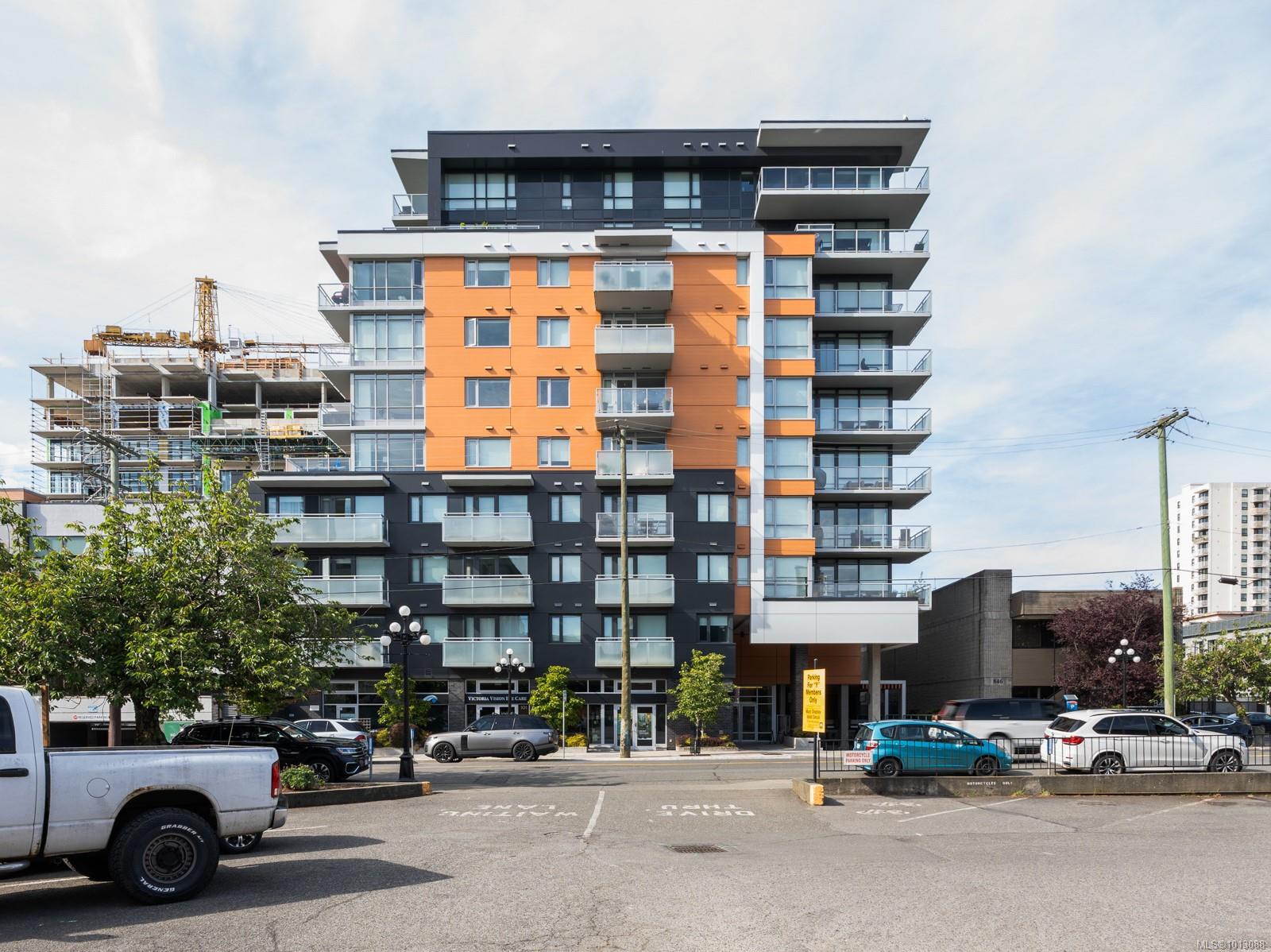 838 Broughton St Apt 502, Victoria, BC V8W 1E4