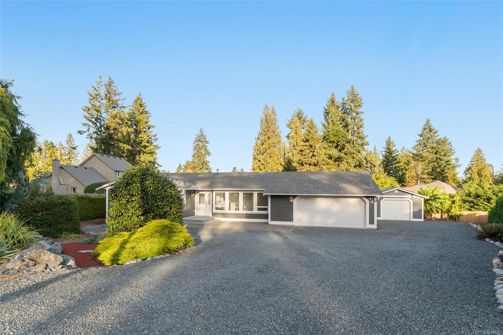 1600 Arbutus Dr, Nanoose Bay, BC V9P 9C8