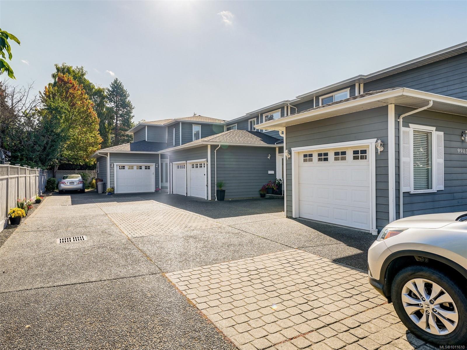 9903 Resthaven Dr Apt 4, Sidney, BC V8L 3E9