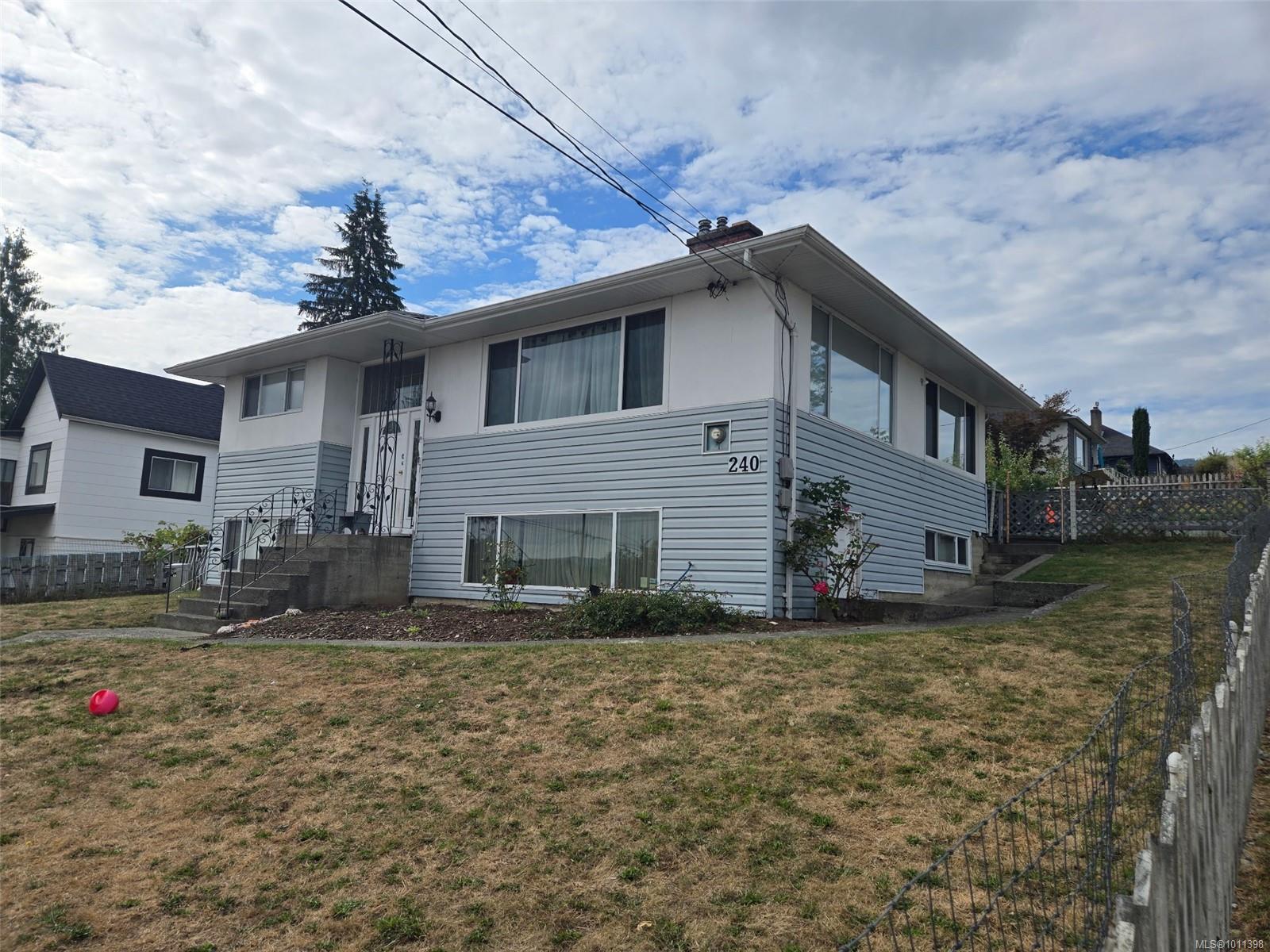 240 2 Avenue, Ladysmith, BC V9G 1A7