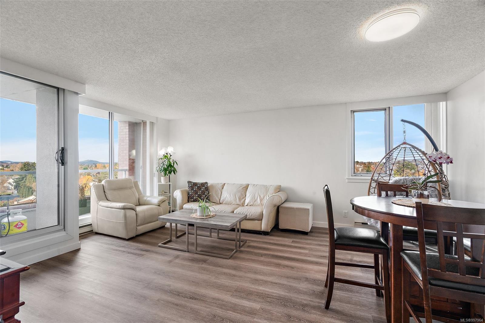 327 Maitland St Apt 1101, Victoria, BC V9A 7G7