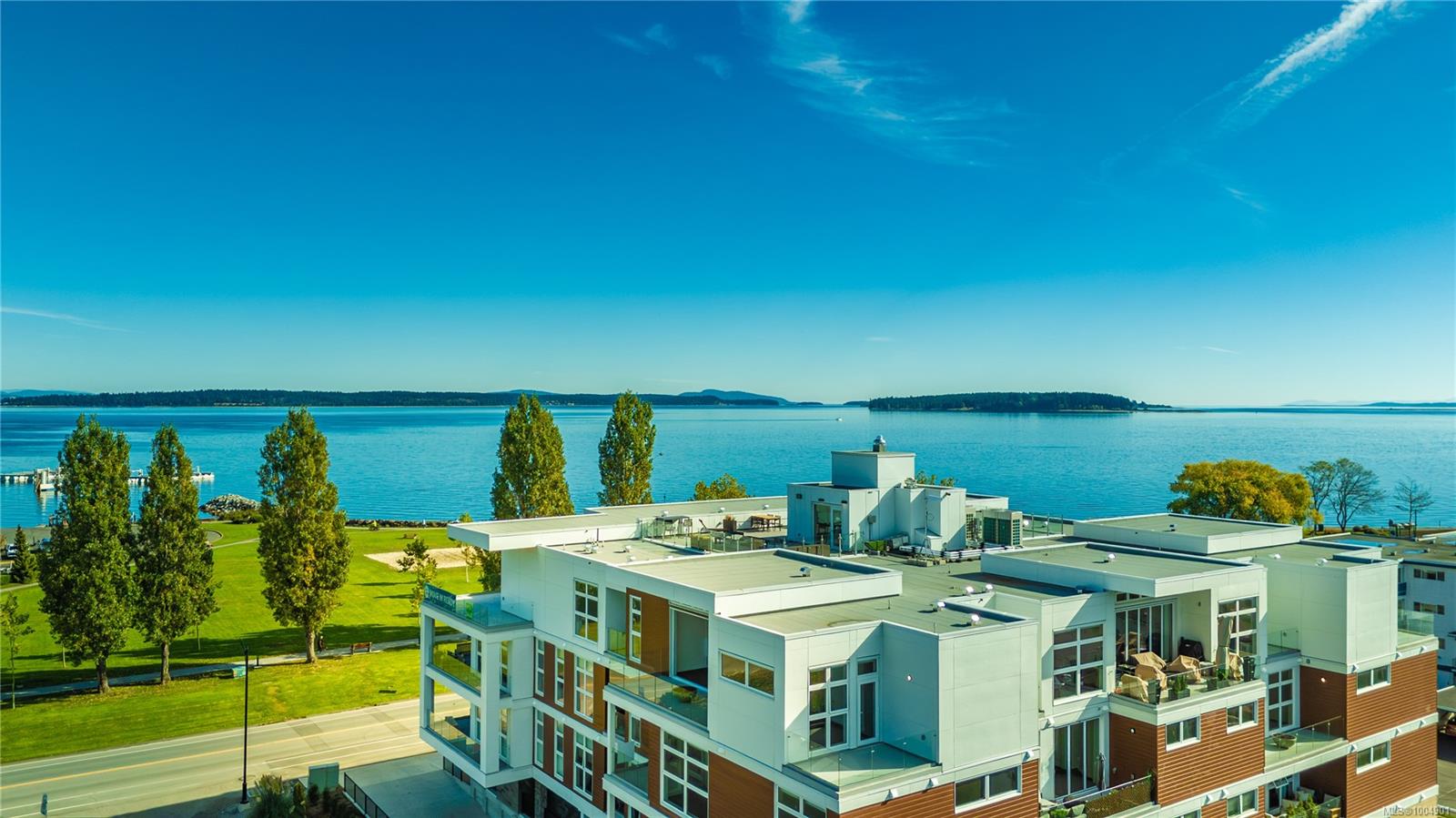9570 Fifth St Apt 204, Sidney, BC V8L 2W5