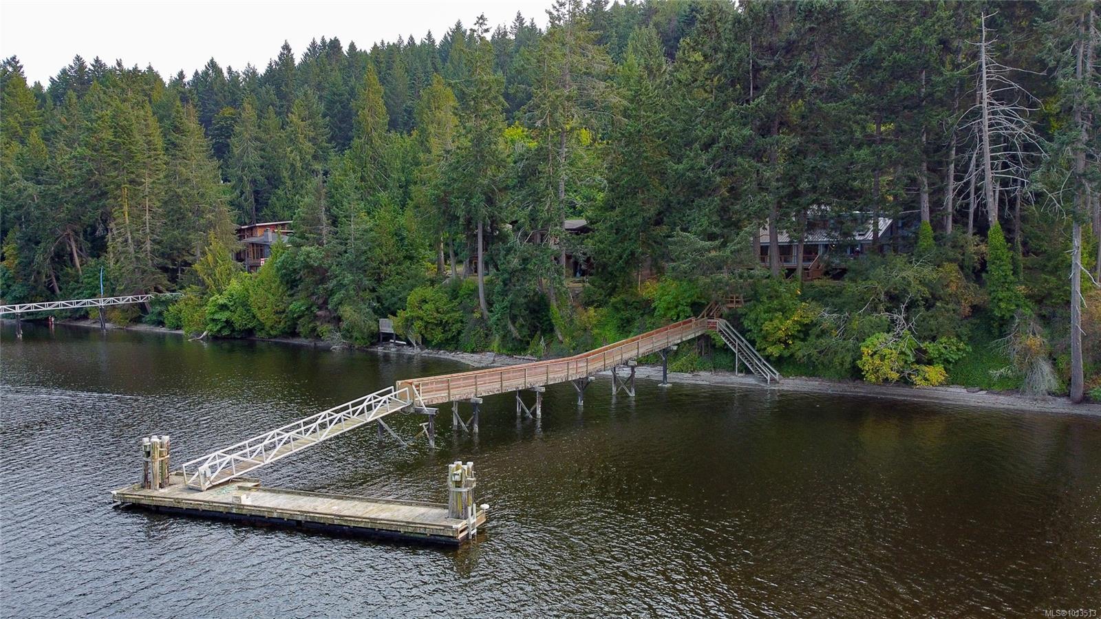 122 Ontario Pl, Salt Spring, BC V8K 2L5