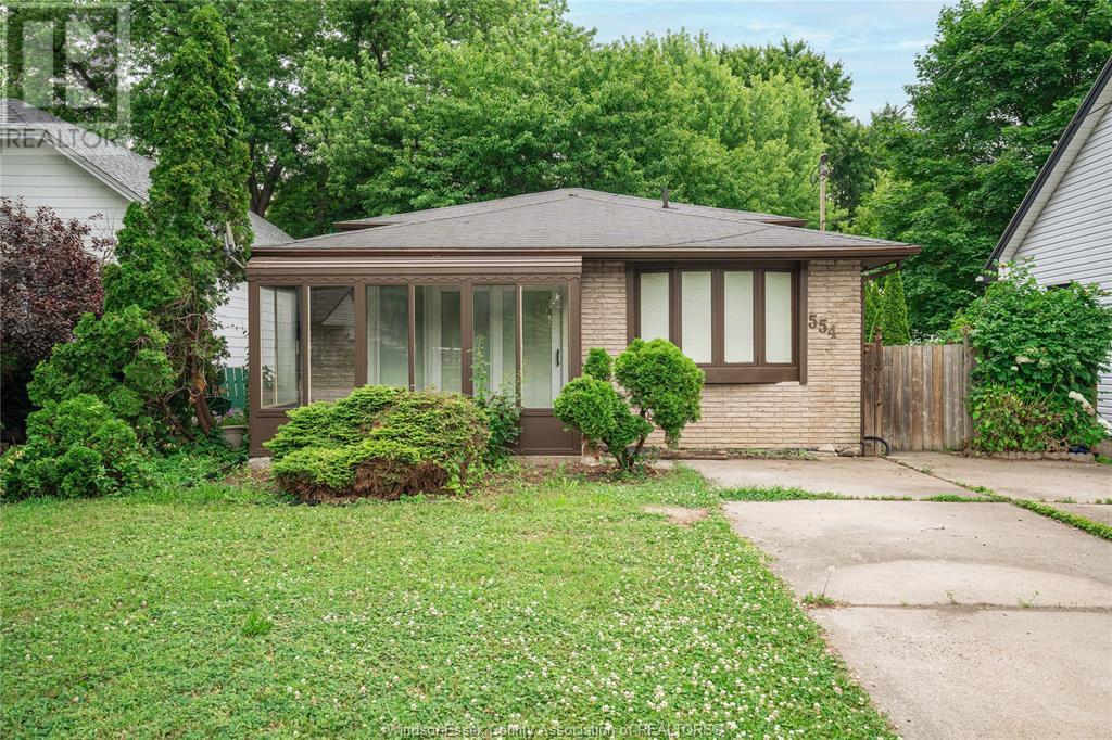 554 Lesperance Rd, Tecumseh, ON N8N 1W4