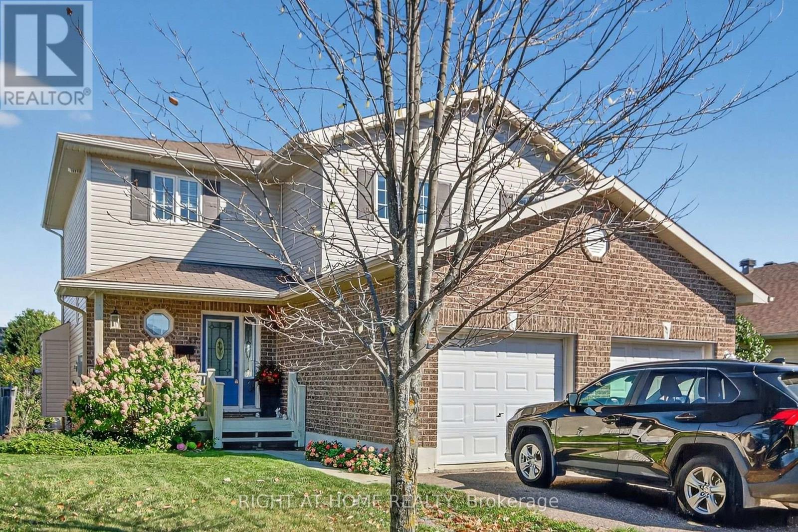 42 Frieday St, Arnprior, ON K7S 0A6
