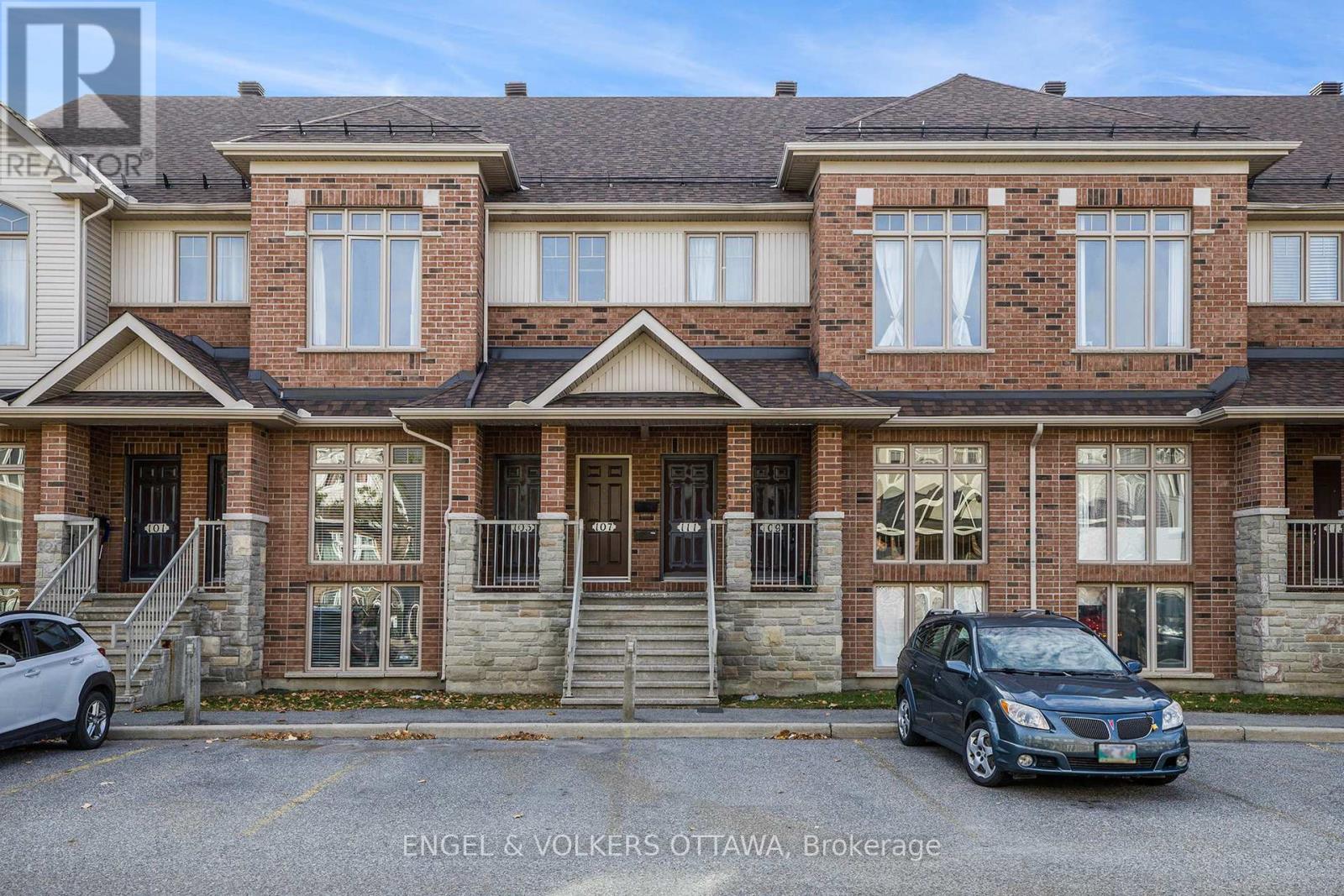 107 1512 Walkley Rd, Ottawa, ON K1V 2G7