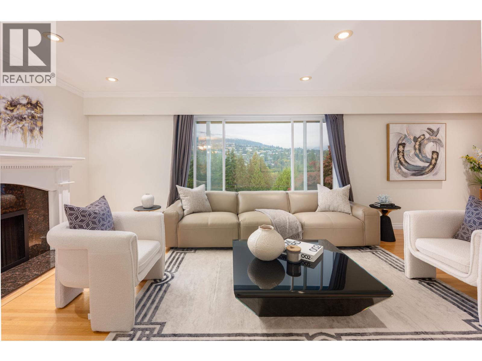 850 Jefferson Ave, West Vancouver, BC V7T 2A4