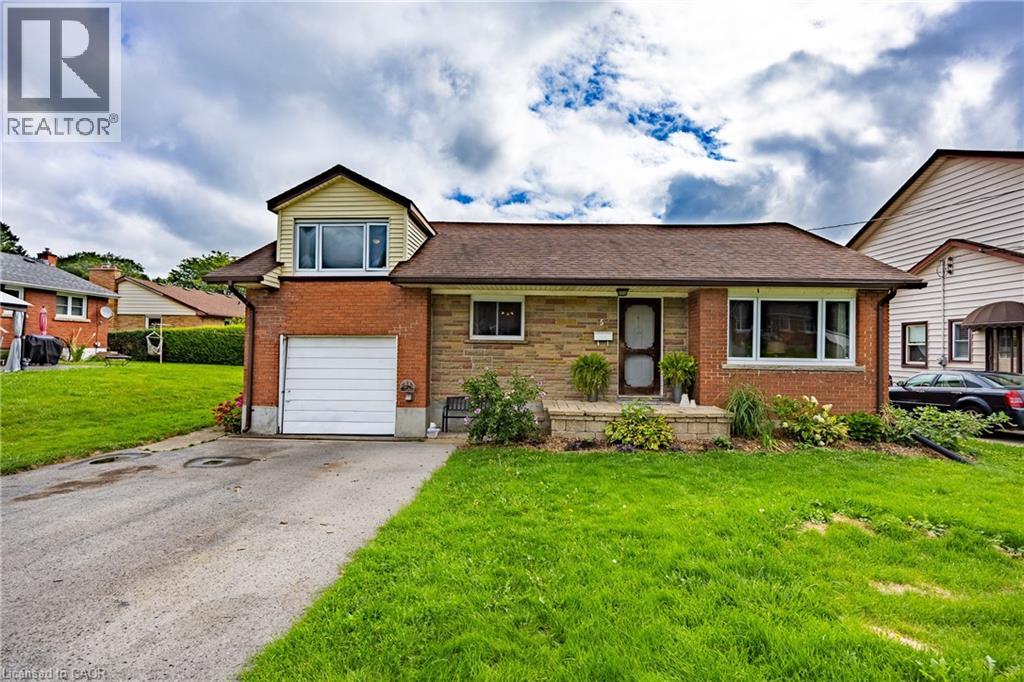 5 Bint Ave, Simcoe, ON N3Y 4J4