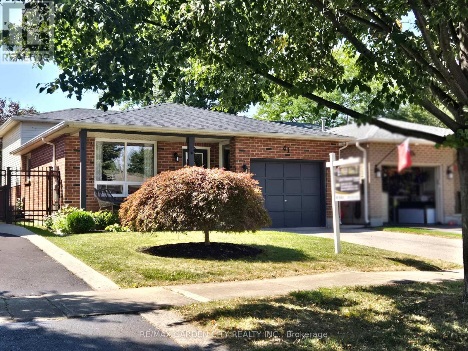 41 Sandra Cres, Grimsby, ON L3M 4Y9