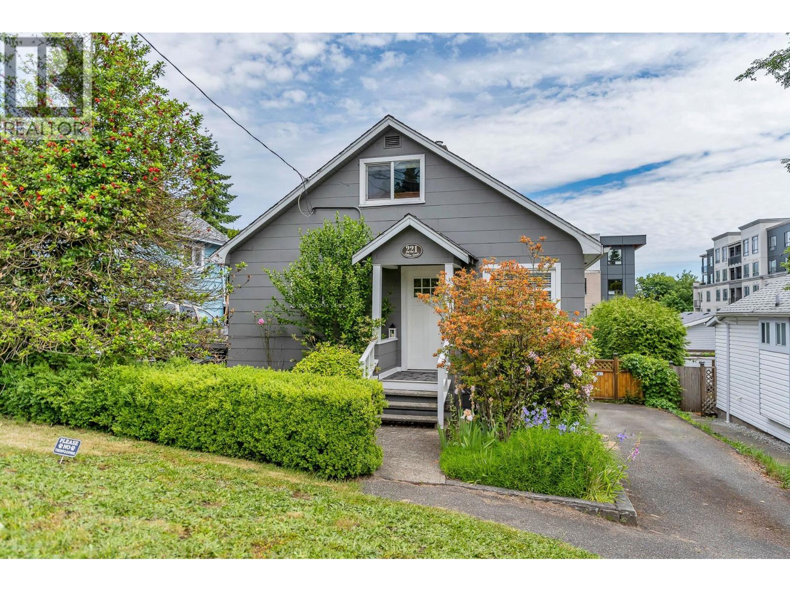 221 Lebleu St, Coquitlam, BC V3K 4L7
