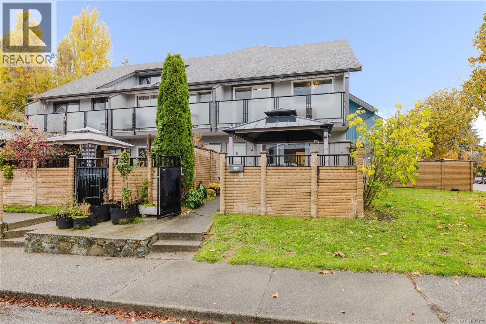 740 Wilson St Unit 3 St, Victoria, BC V9A 3H2