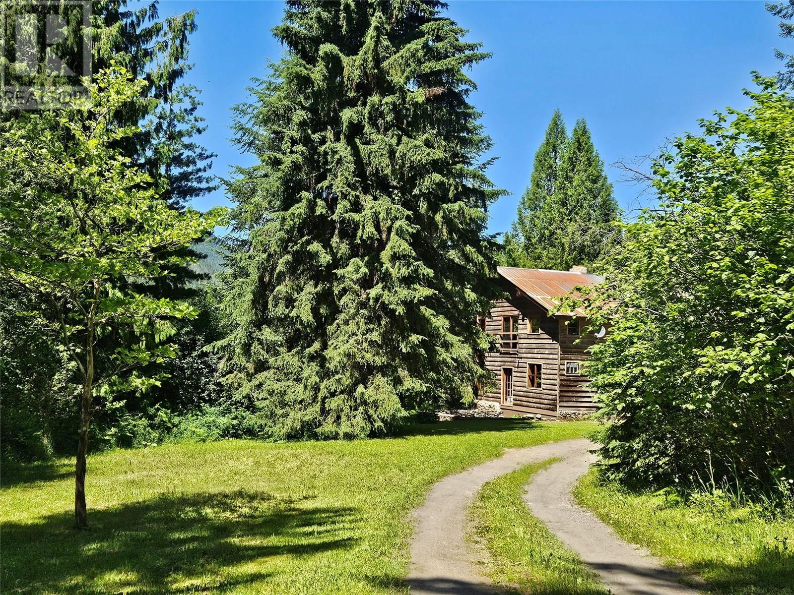 106 Baldwin Rd, Hills, BC V0G 1S1