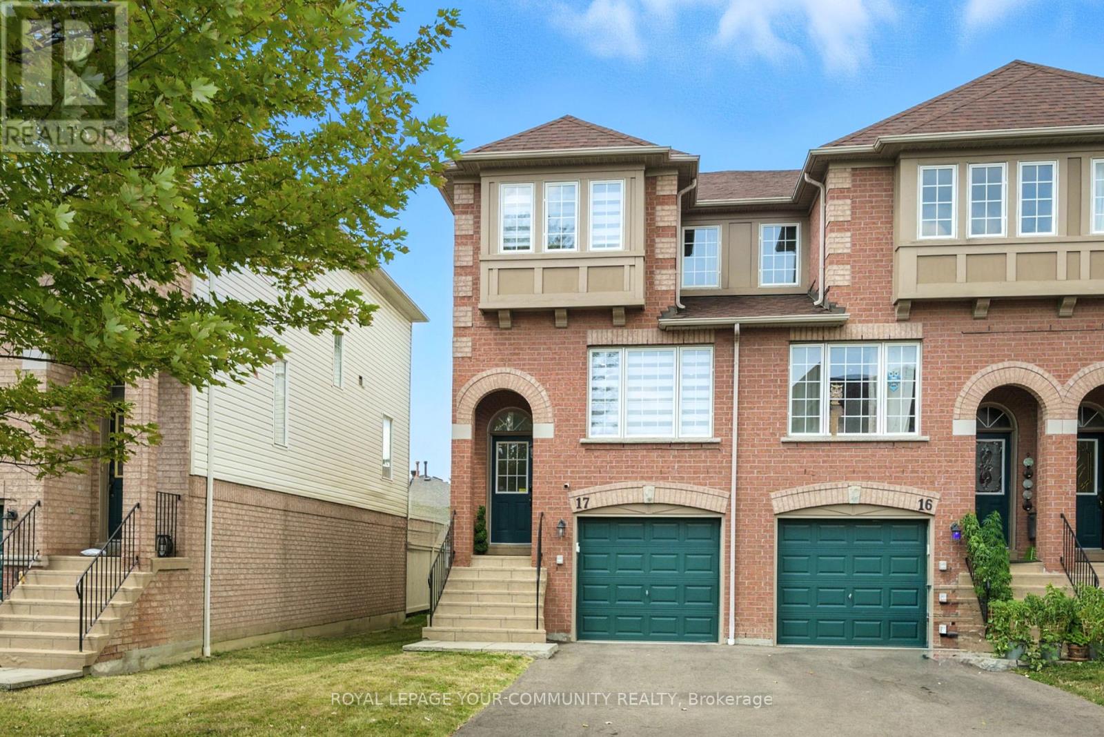 17 3020 Cedarglen Gate, Mississauga, ON L5C 4S7