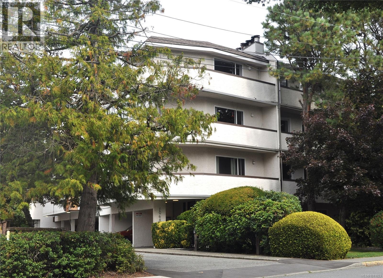 1068 Tolmie Ave Unit 303 Ave, Saanich, BC V8X 4T4