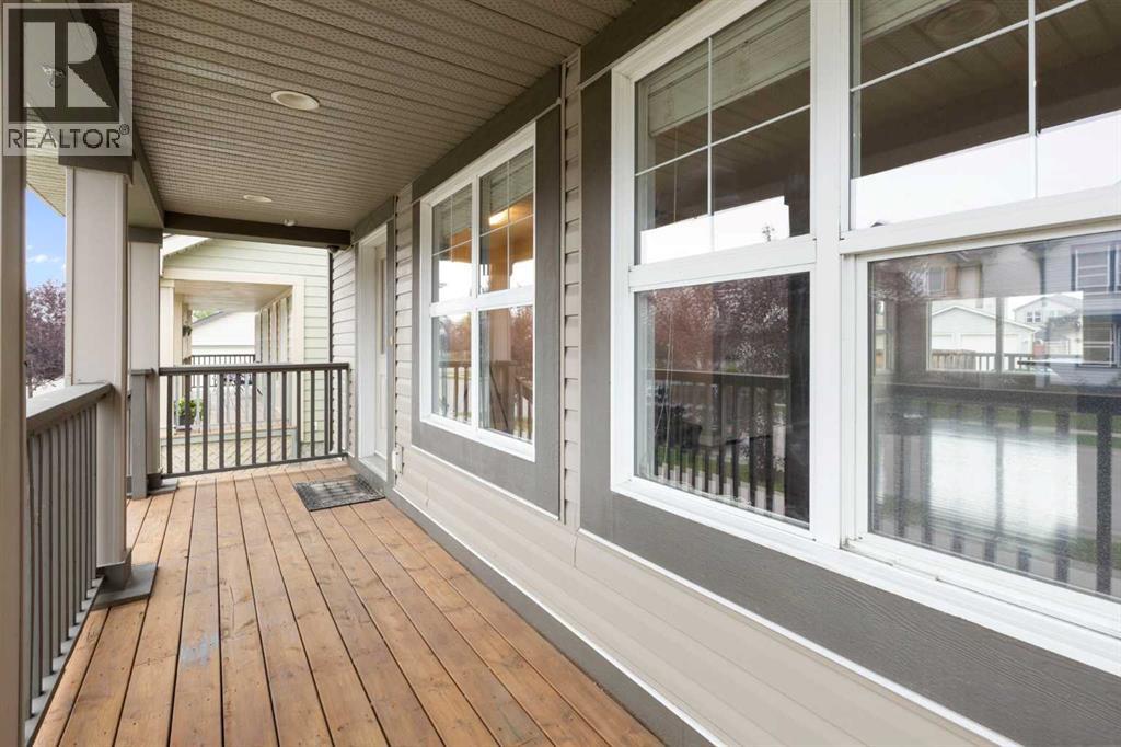 221 Prestwick Ter SE, Calgary, AB T2Z 4Y6