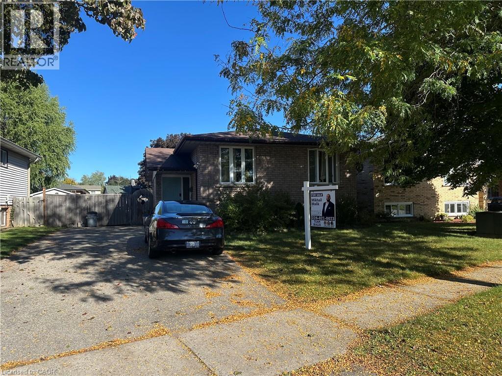 9 Beaver Cres, Brantford, ON N3P 1T3