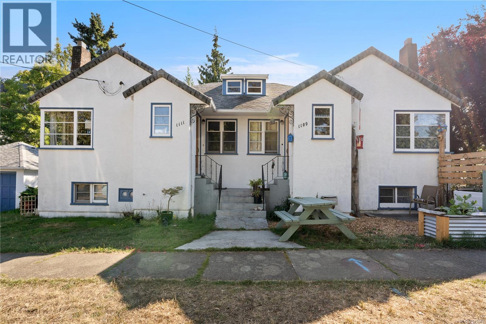 1111 Collinson St, Victoria, BC V8V 3C2