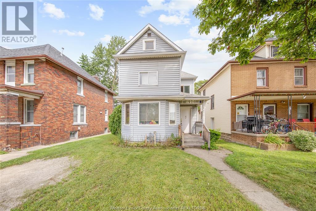 1920 University Ave W, Windsor, ON N9C 1C8