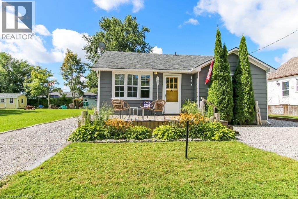 18 Isabel St, Turkey Point, ON N0E 1T0