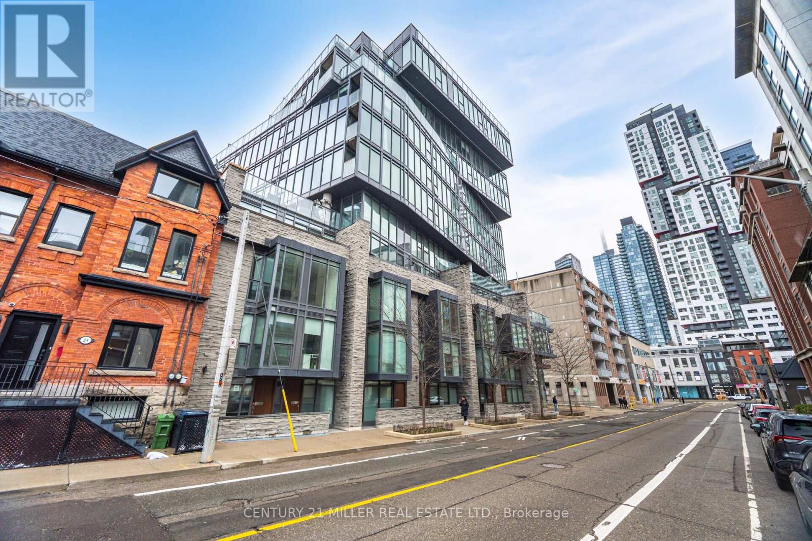 301 15 Beverley St, Toronto, ON M5T 0B3