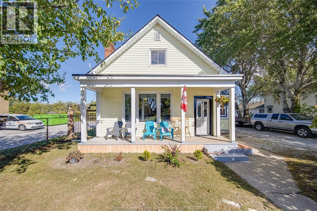 24 Water St, Kingsville, ON N9Y 1J3