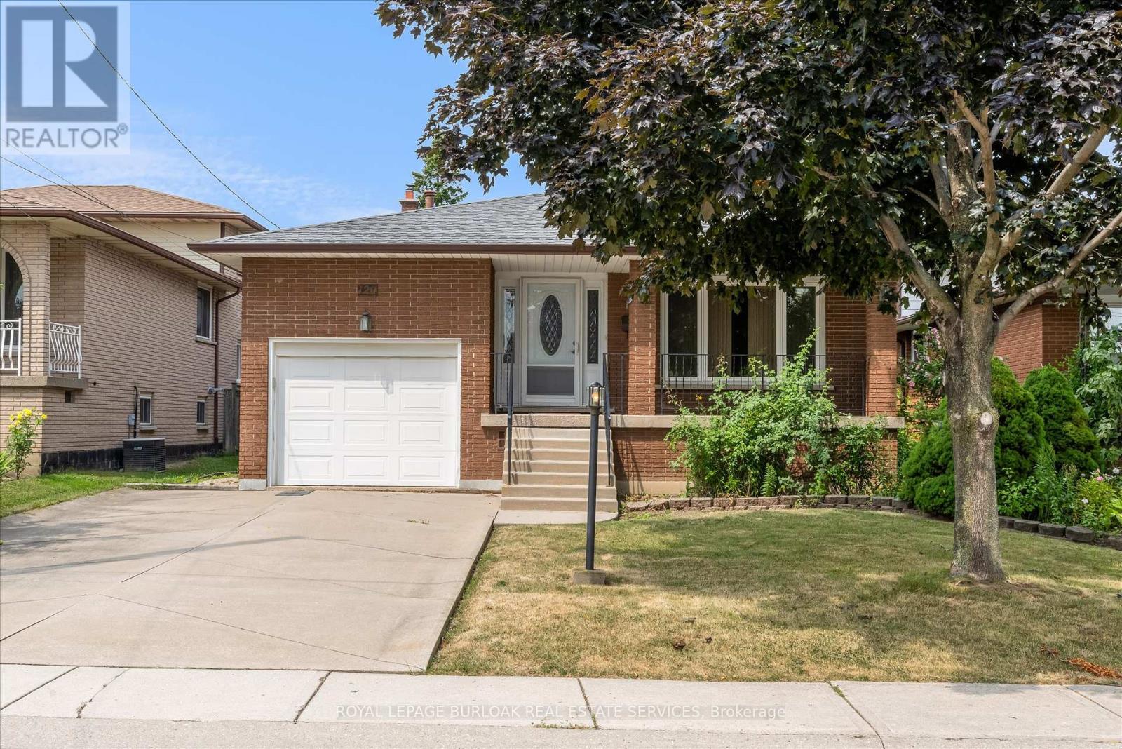 120 Ravenbury Dr, Hamilton, ON L8W 2B5