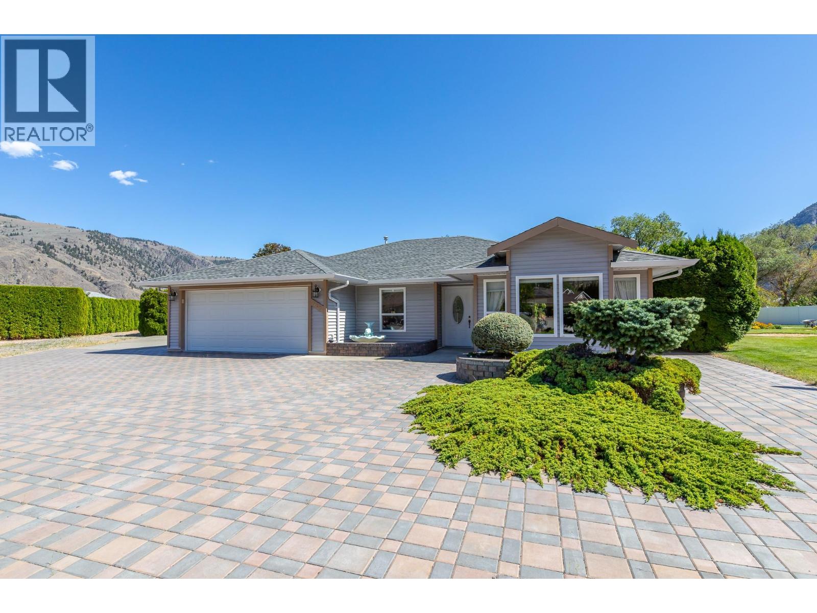 517 Vanderlinde Dr, Keremeos, BC V0X 1N2