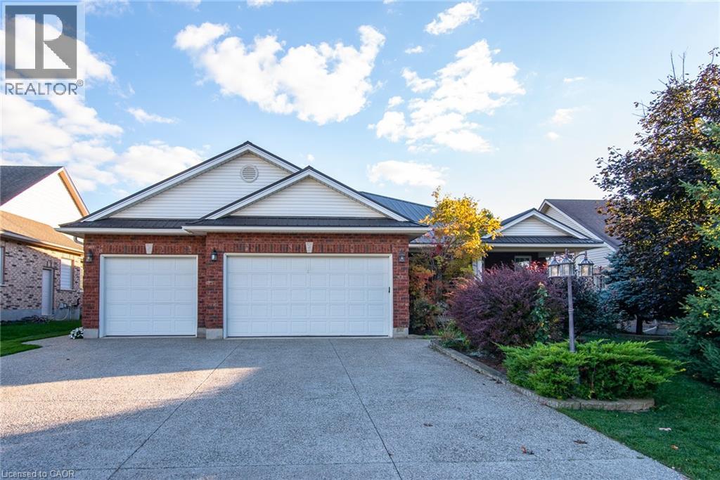 15 Parkview Dr, Wellesley, ON N0B 2T0