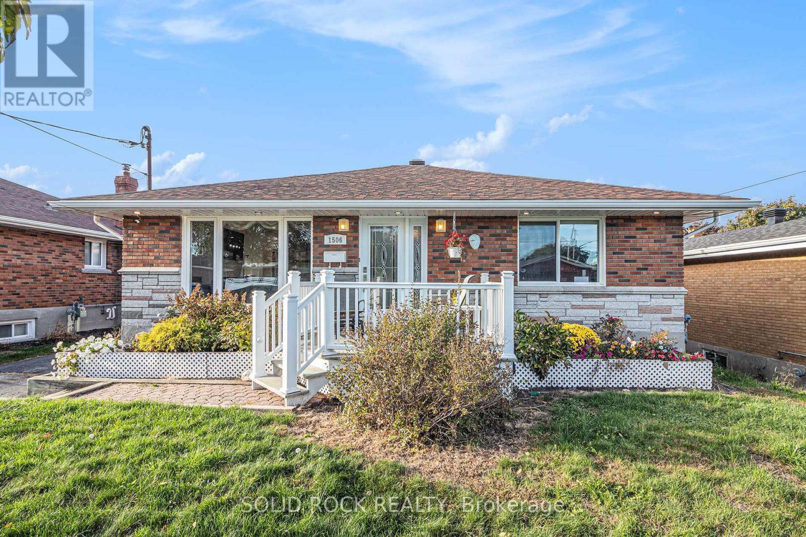 1506 First St E, Cornwall, ON K6H 1R1