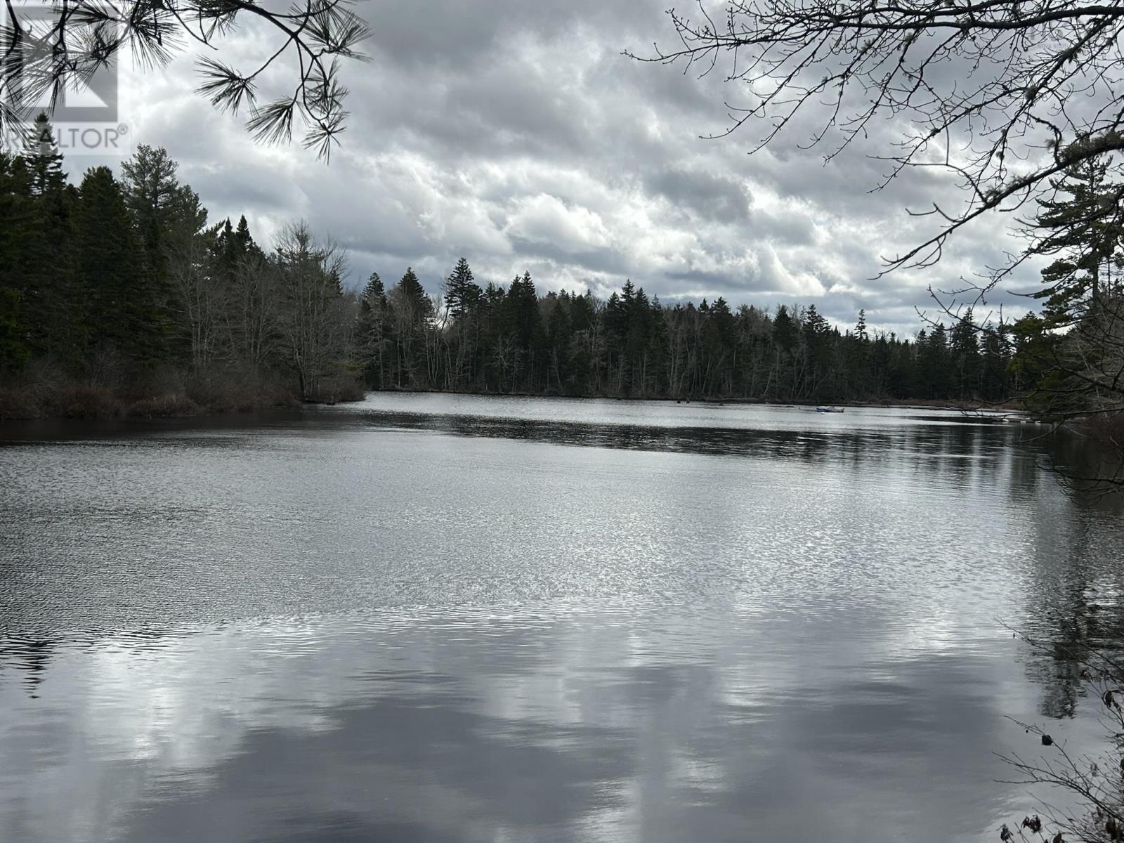 2 Blue Ln A, Aylesford Lake, NS B4N 3V8