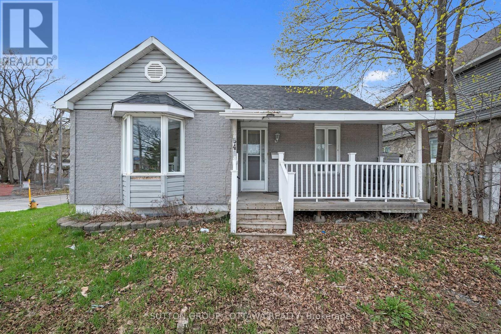 846 St Laurent Blvd St, Ottawa, ON K1K 3A9