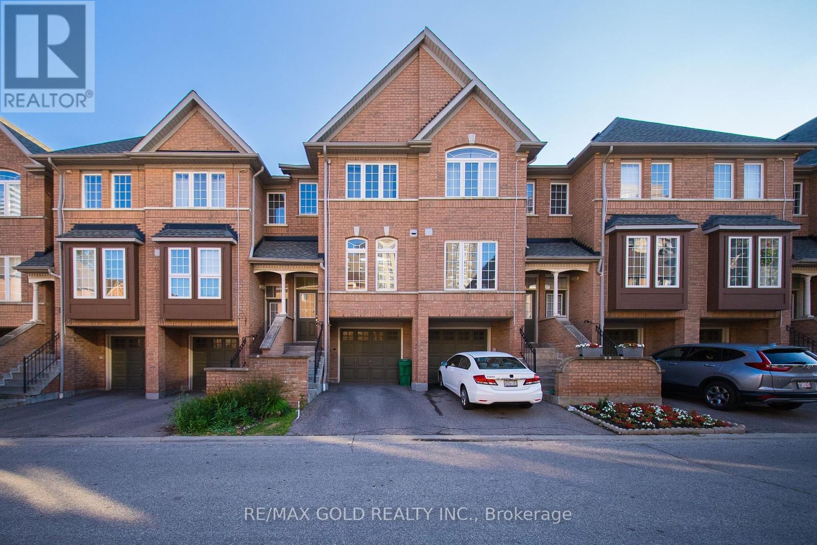 58 50 Strathaven Dr, Mississauga, ON L5R 4E7