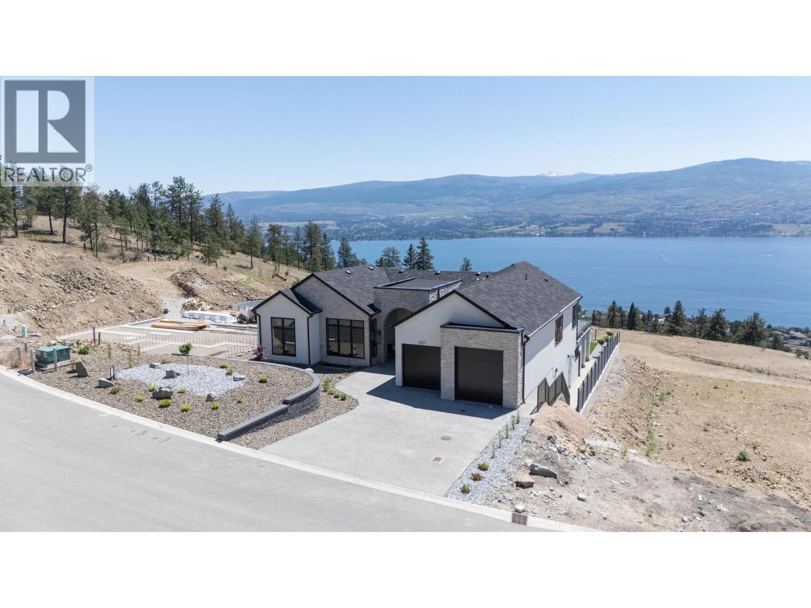 1327 Vineyard Dr, West Kelowna, BC V4T 3H9
