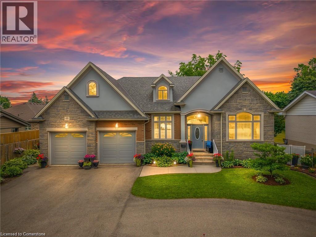 48 Casablanca Blvd S, Grimsby, ON L3M 3Z2
