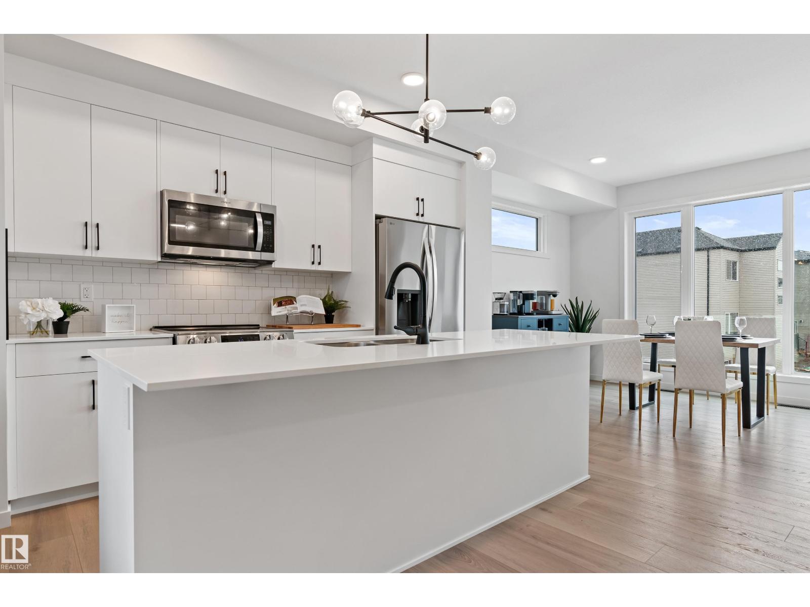 3284 Keswick Way SW, Edmonton, AB T6W 5N5