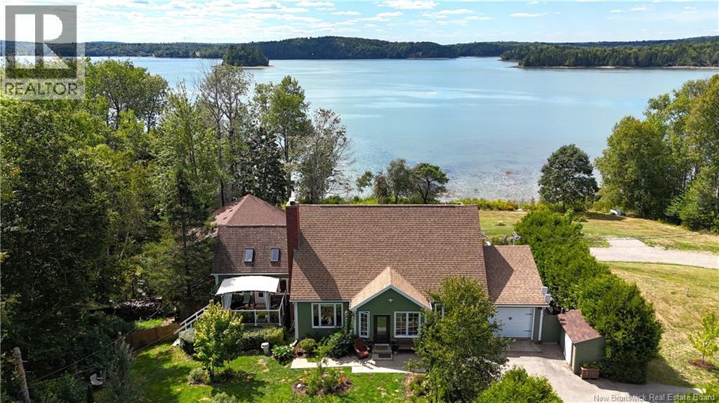 14 Murray Ln, Oak Bay, NB E3L 4H9