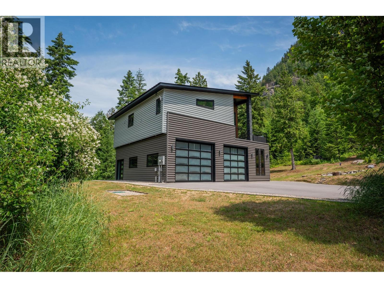 1959 Sandy Rd, Castlegar, BC V1N 4T1
