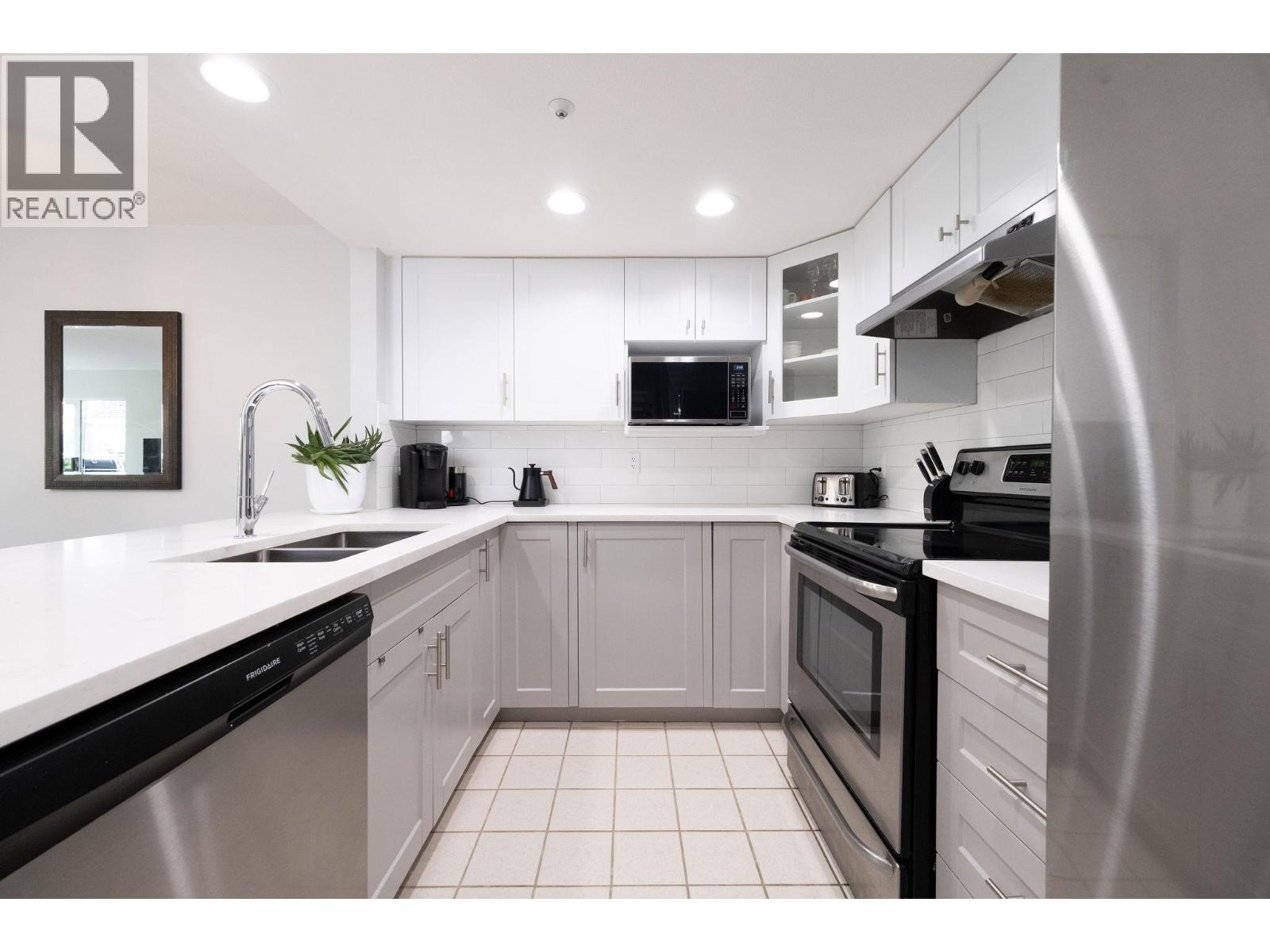 789 W 16 Avenue Unit 305, Vancouver, BC V5Z 1S8