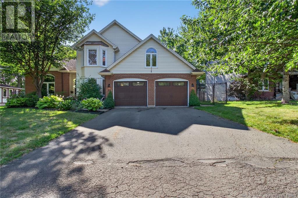 20 White Oak Ter, Moncton, NB E1G 2A7