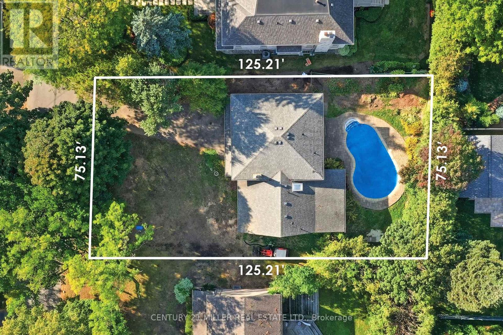 111 Gloucester Ave, Oakville, ON L6J 3W3