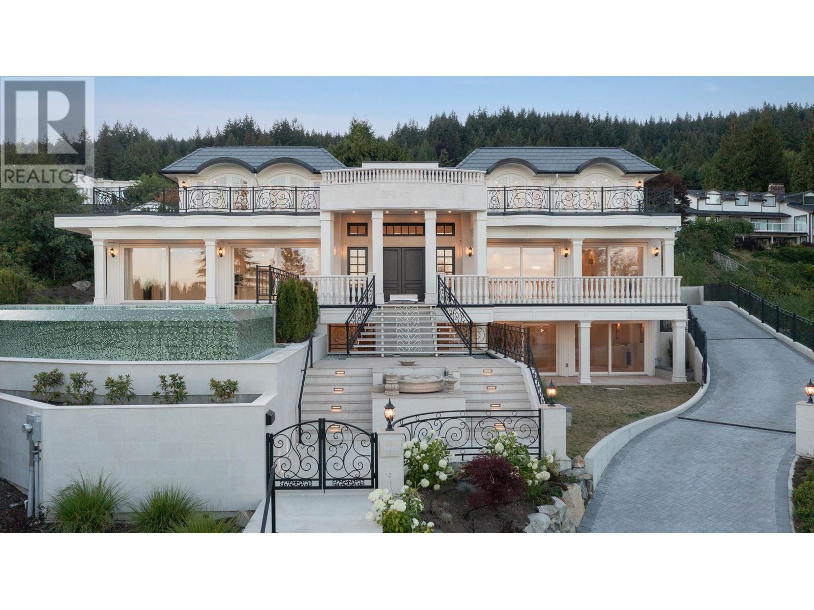 1445 Sandhurst Pl, West Vancouver, BC V7S 2P4