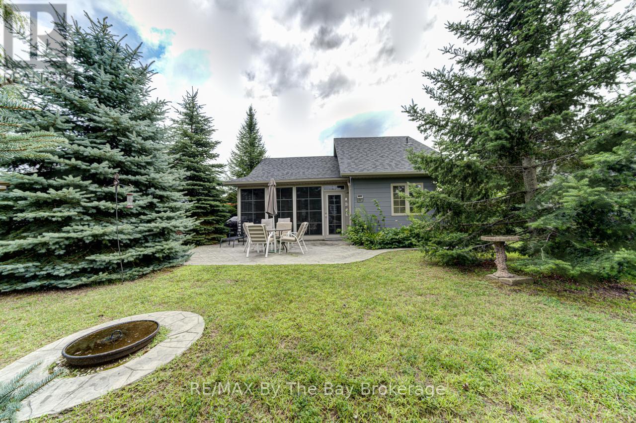 44 Cabin Cres, Wasaga Beach, ON L9Z 1X7