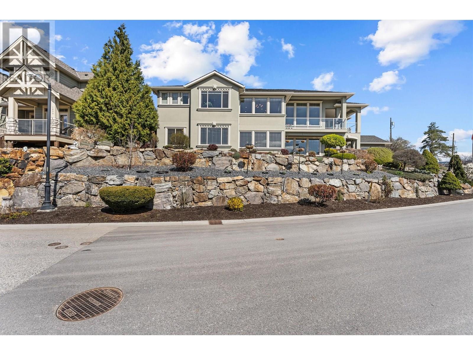 1095 Hume Ave, Kelowna, BC V1P 1P2