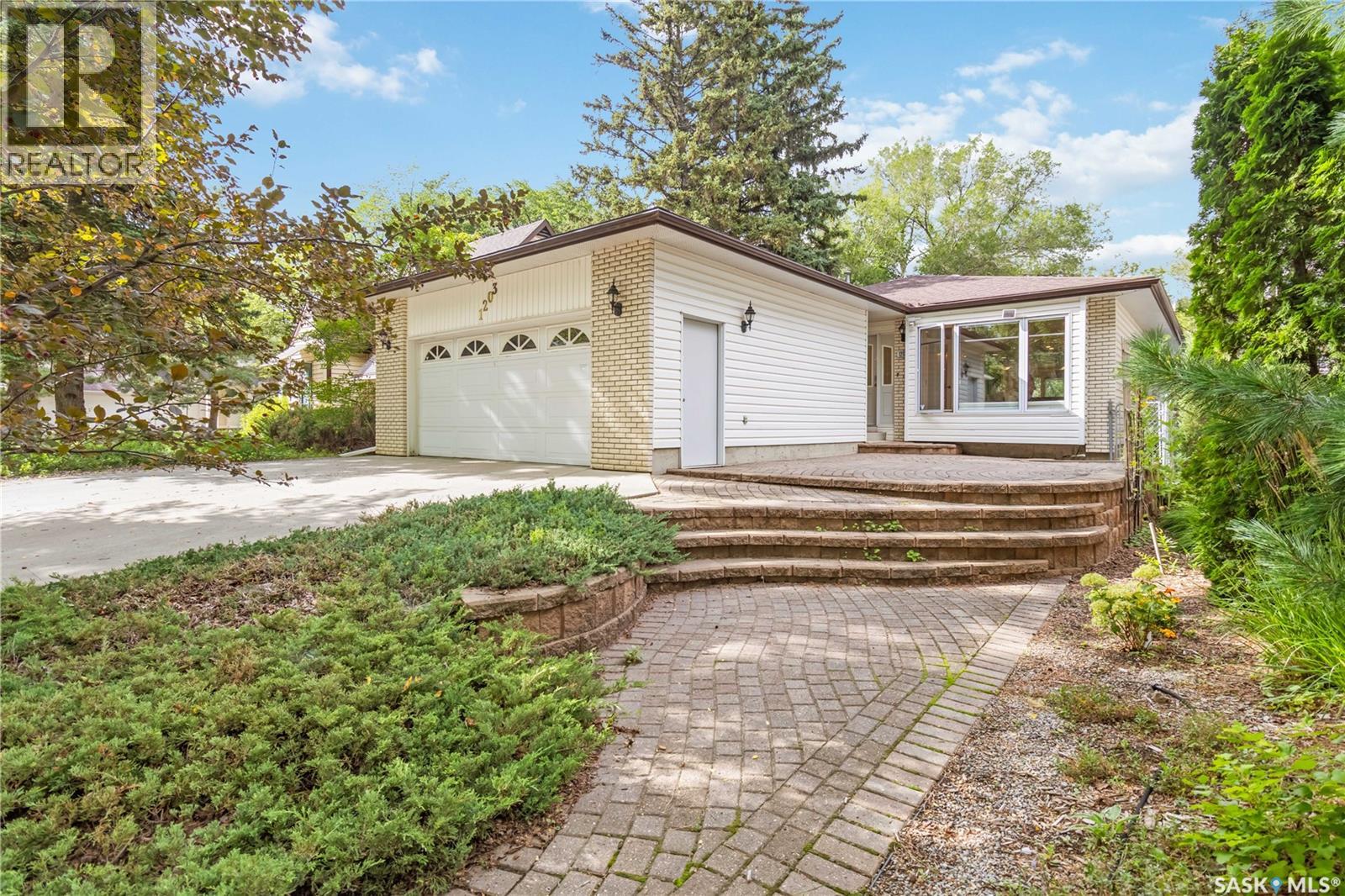 1203 15 Street East, Saskatoon, SK S7N 0R6