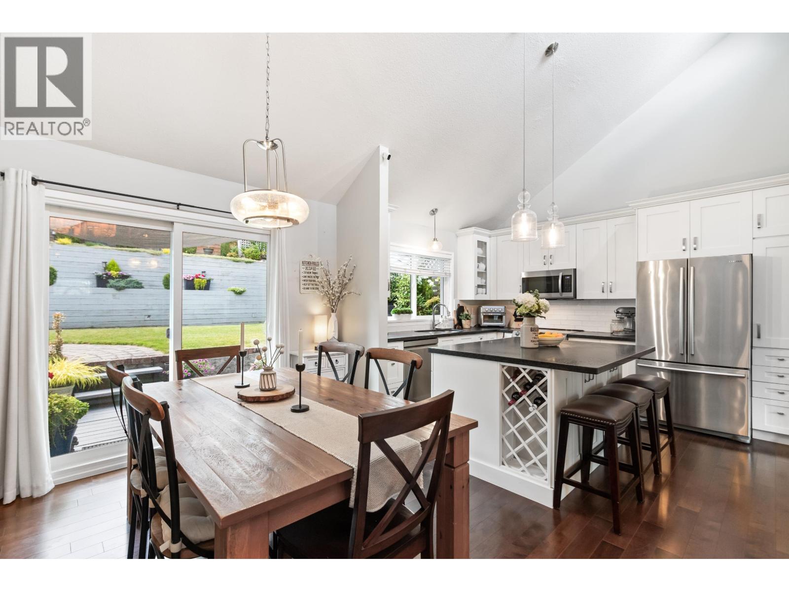 472 Riverview Cres, Coquitlam, BC V3C 4X9