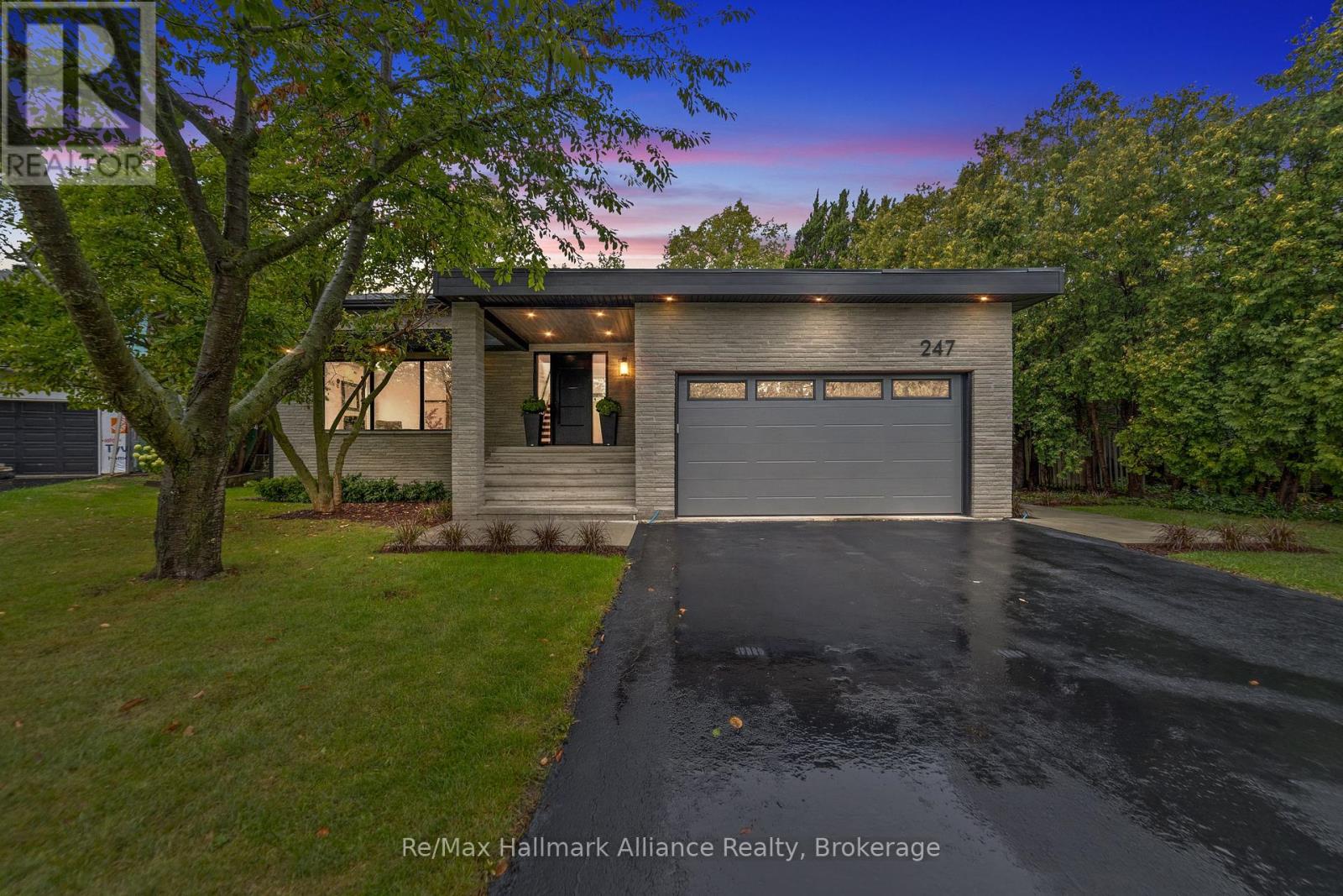 247 Willowridge Ct, Oakville, ON L6L 5J1