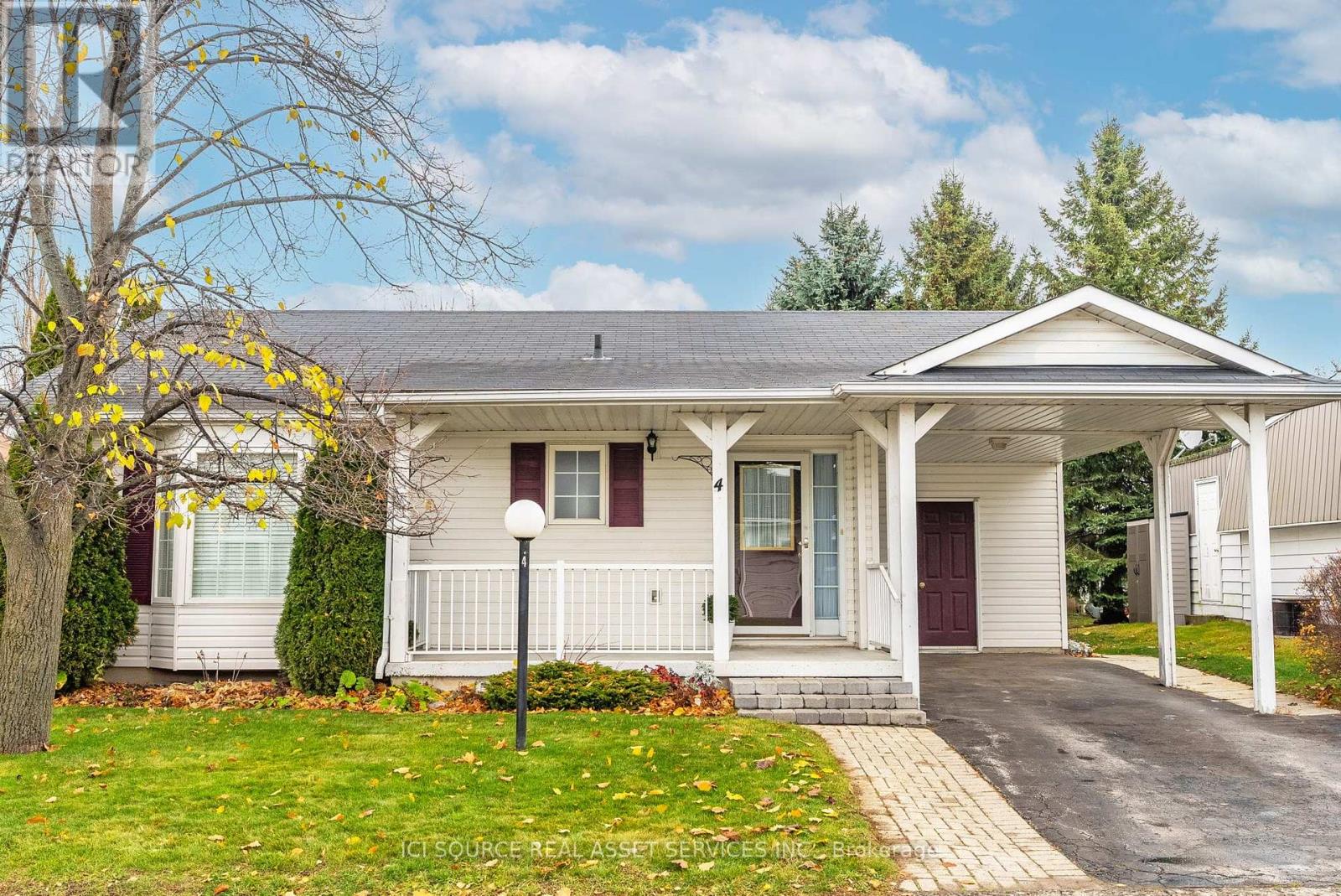 4 Algonquin Trl, Clarington, ON L1B 1A2