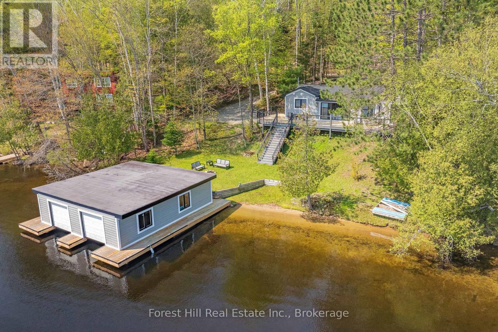 1017 White Pine Rd, Lake of Bays, ON P0A 1H0