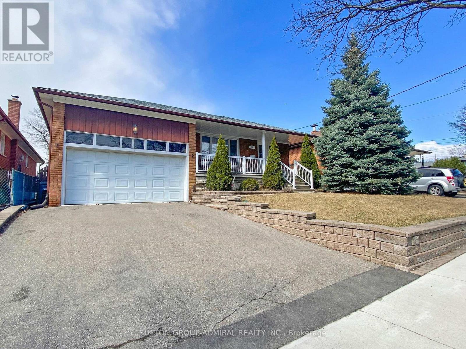 36 Bluehaven Cres, Toronto, ON M9M 1W5